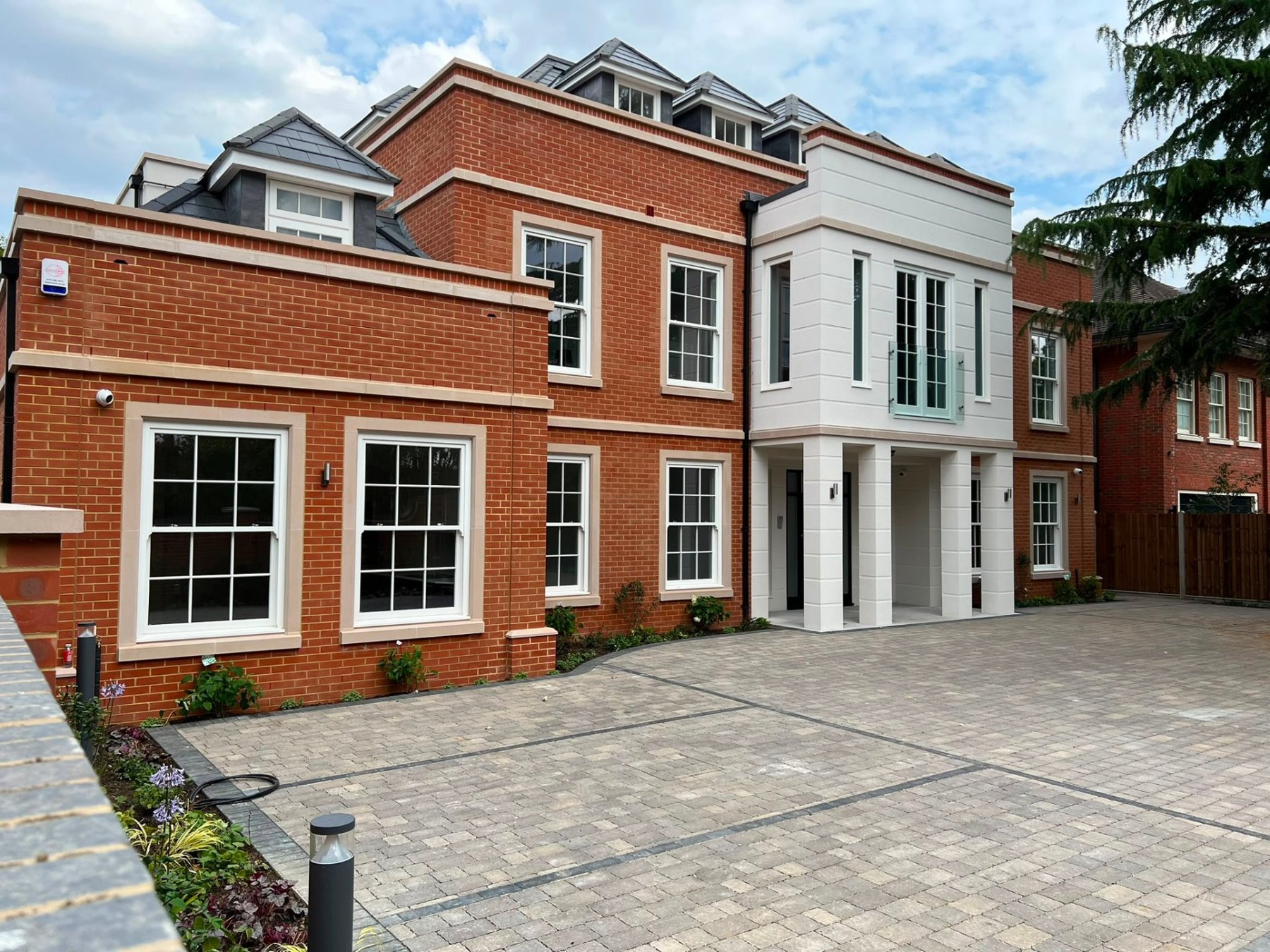 Cobham Twin-Residence New Build